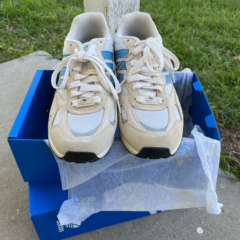 Adidas Originals - Torsion Super sneakers, mens size 8, NWT